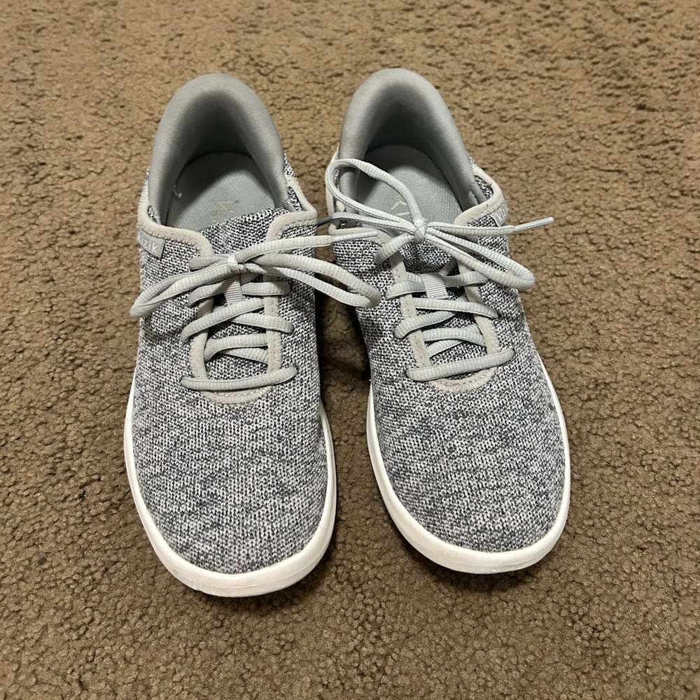 Kizik Madrid eco-knit gray sneakers women’s 6.5 men’s 5